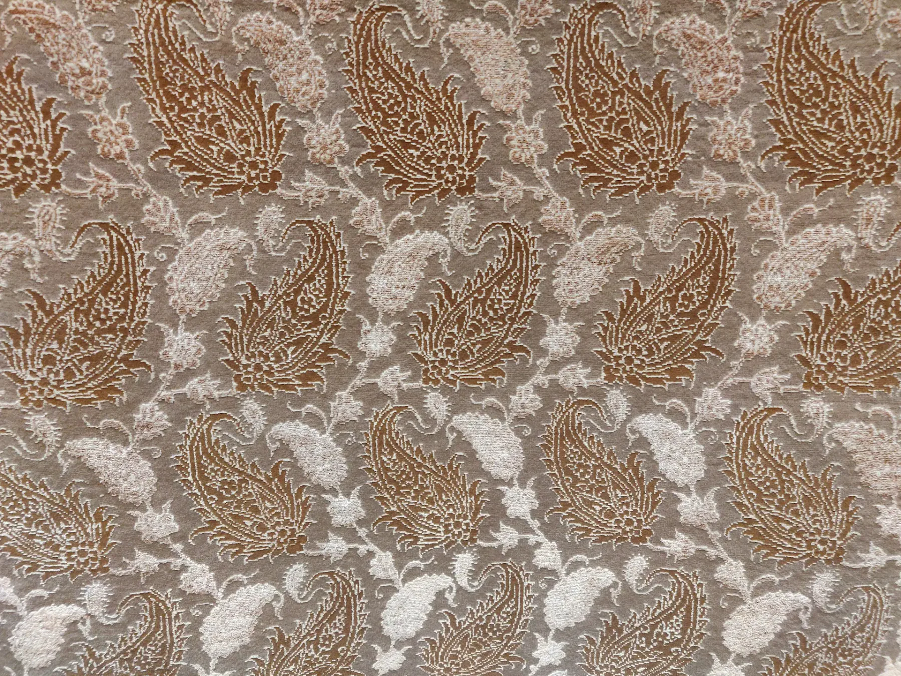 Signed Persian Isfahan rug 105x75 with silk warp and weft, cream field and boteh motifs - detail 4