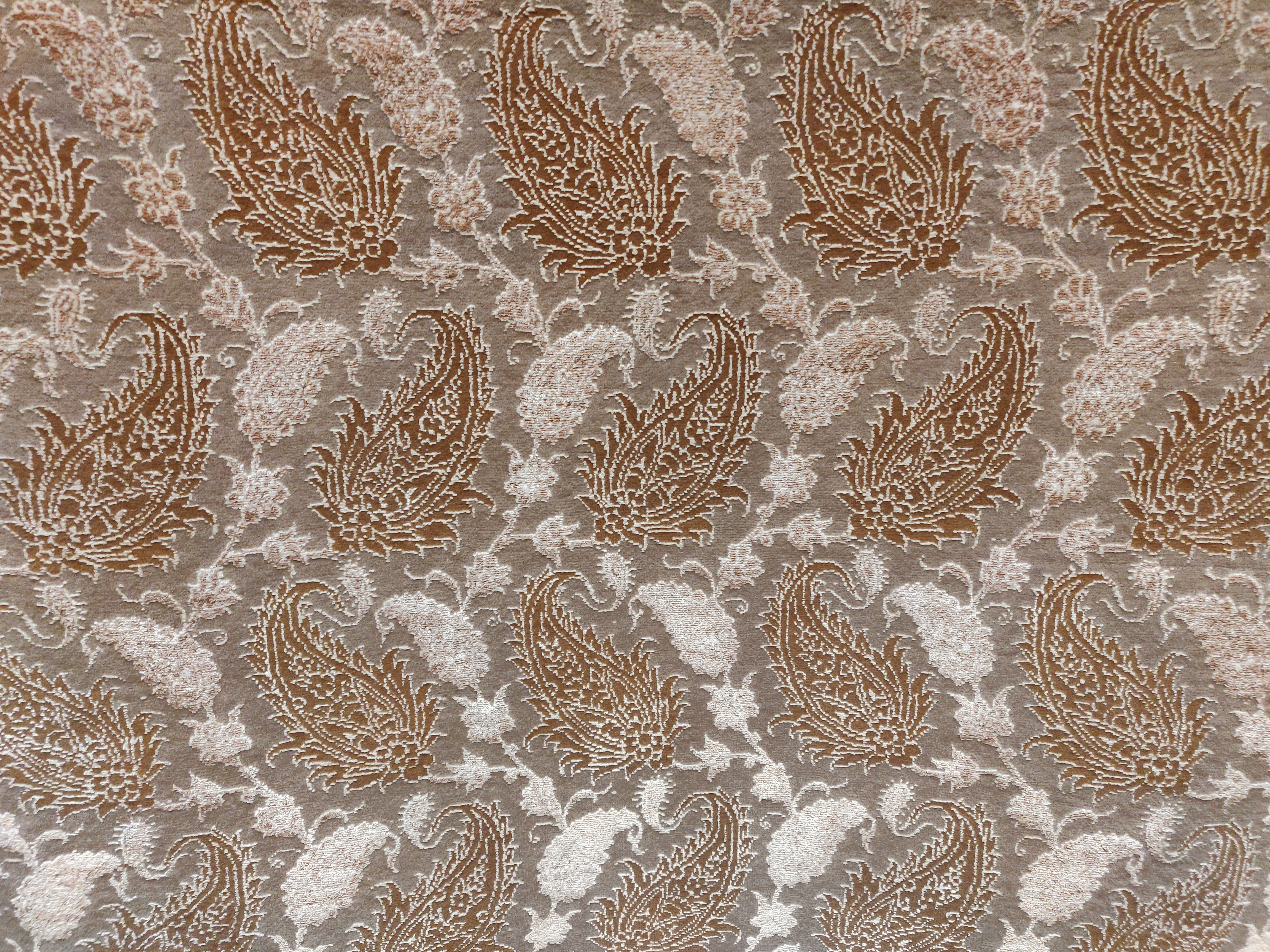 Signed Persian Isfahan rug 105x75 with silk warp and weft, cream field and boteh motifs - detail 4
