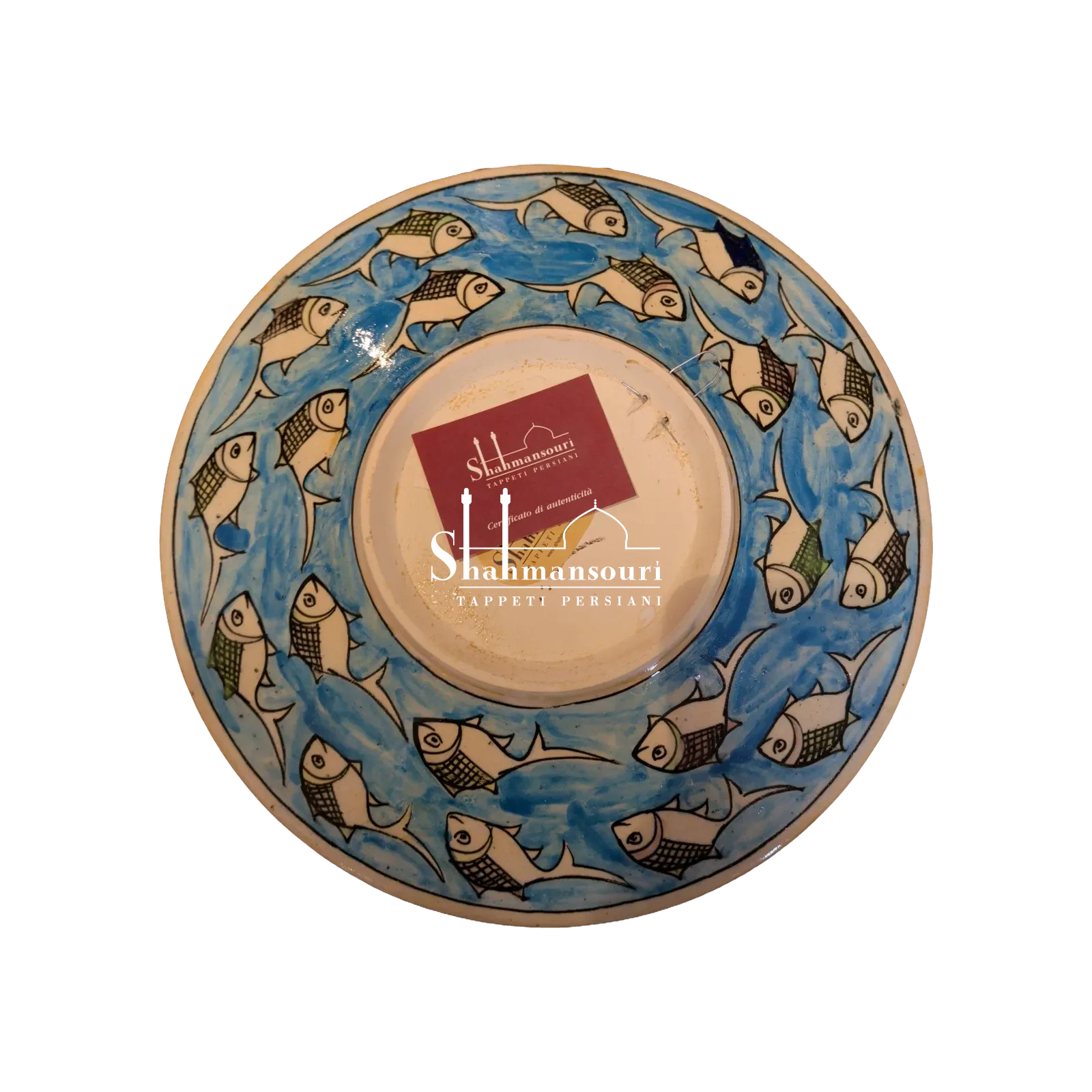 Piatto circolare in maiolica con numerosi pesci color crema dai contorni scuri su fondo azzurro e bordo chiaro. - dettaglio 4