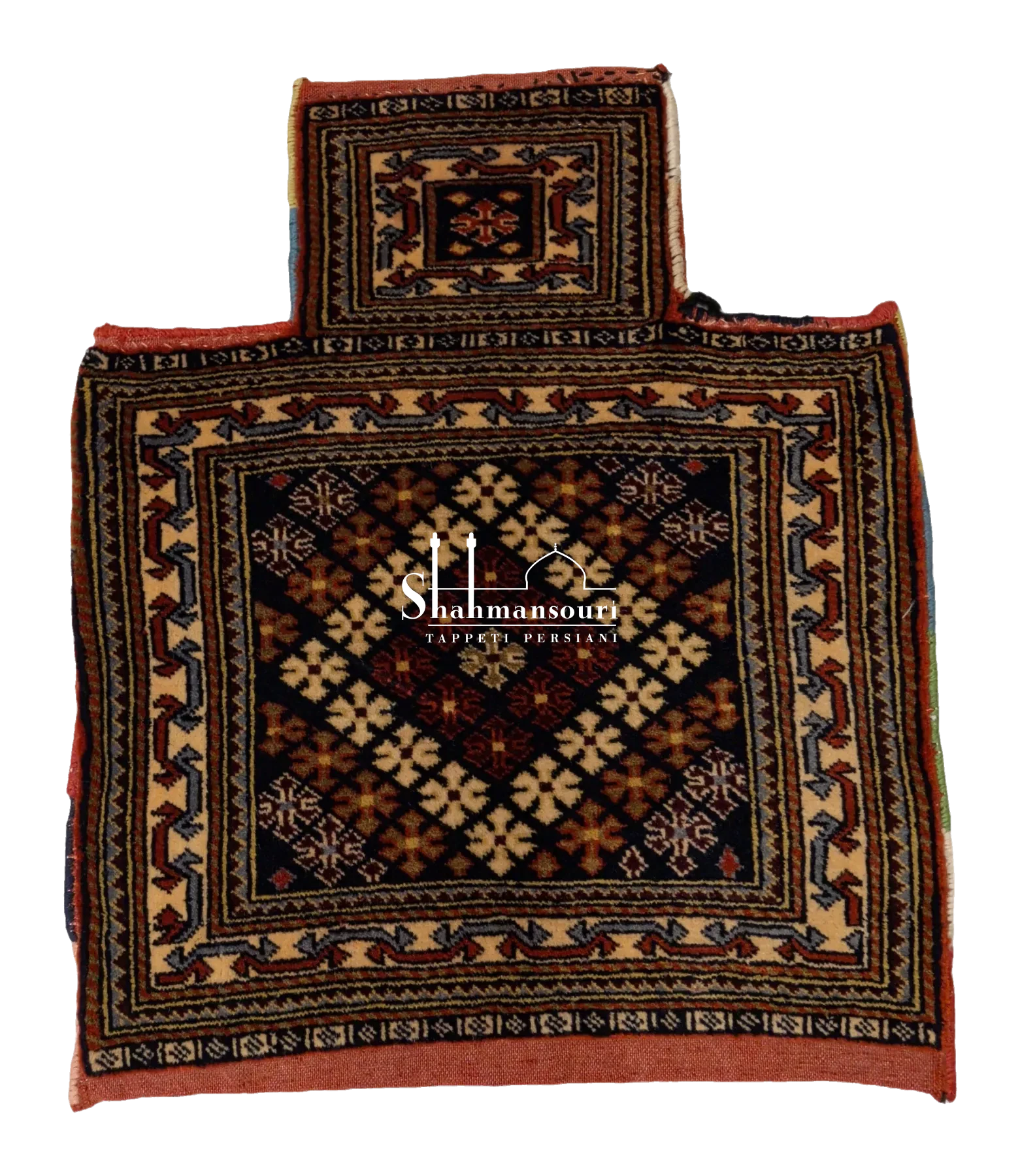 Namakdan Qucian persiano con motivi cruciformi avorio e bruni su campo scuro, bordure concentriche e collo decorato.