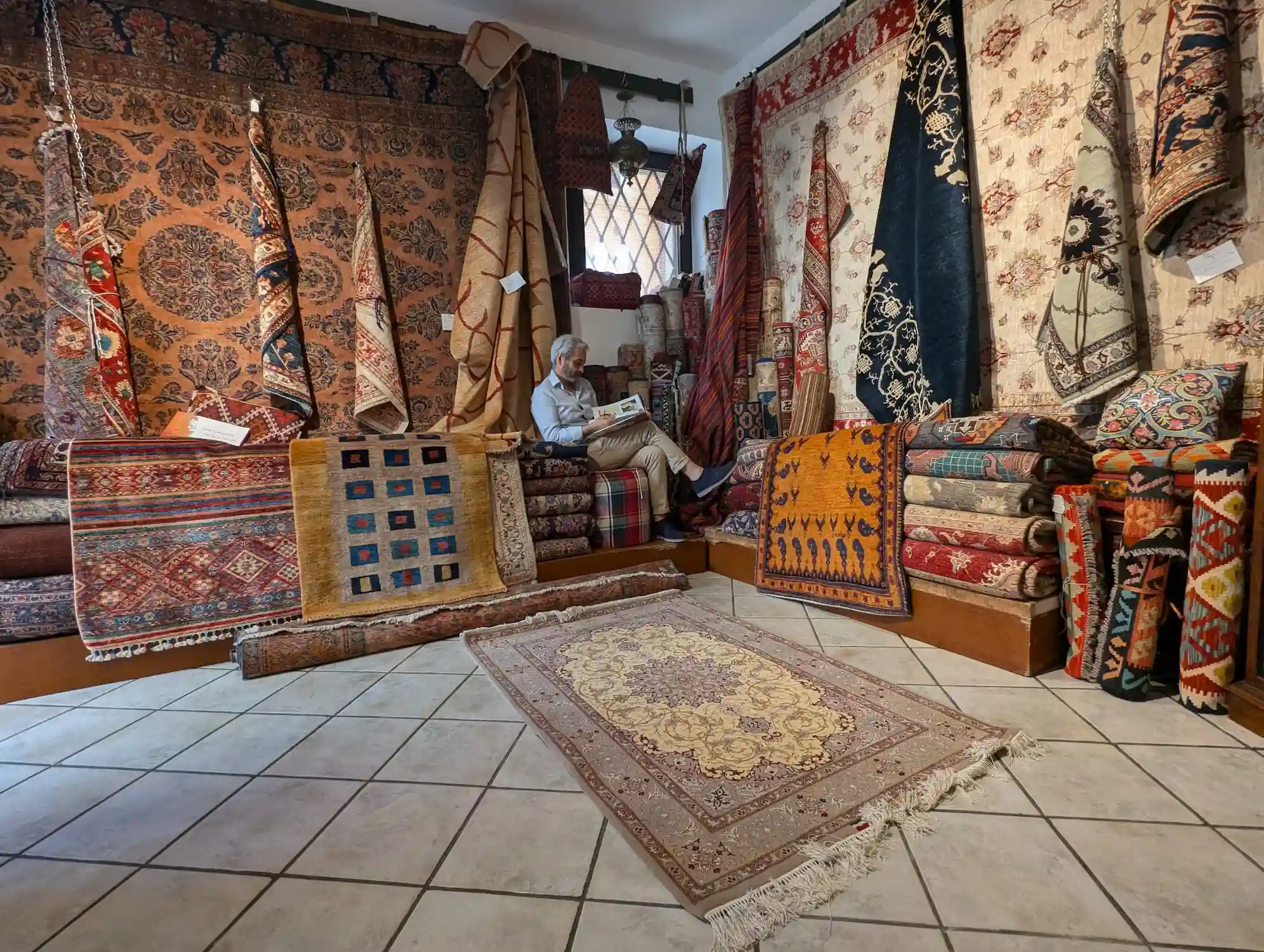 Shahmansouri carpet washing and restoration in Verona